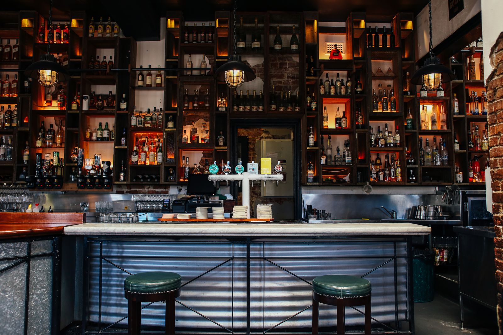 The Irish Pub — Coin bar
